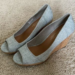 Toms wedges